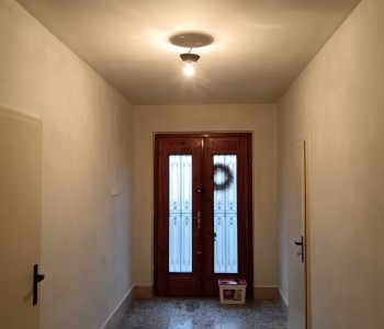 Oprava omítek + výmalba chodby 11/2024
