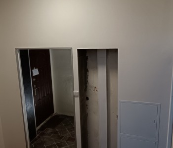 Výstavba předsíně + montáž vchodových dvěří 11/23